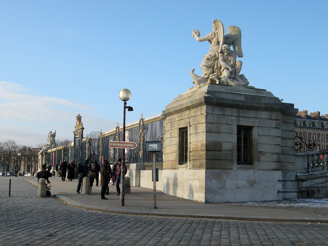 Paris Versailles 01 Right Side Of Entrance Angel And Lion Statue 